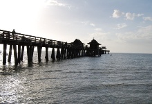 Die Pier am Strand - an der Ostsee heisst sowas Seebrücke