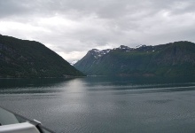 Wasser- Berge - Schnee