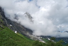 Die Wolken und die Berge, sieht schon toll aus