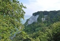 Die Felsen sind ziemlich dicht bewachsen