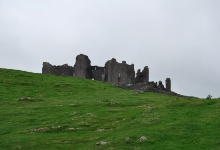 Carreg Cennen Castle oben auf dem Berg