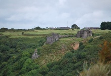 In der Ferne: Pennard Castle