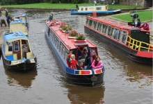 Viele Boote mit denen man fahren kann