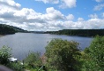 Immer am Stausee vorbei